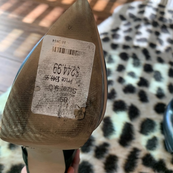 Michael Kors Studded bootie- size 9 - Picture 4 of 5